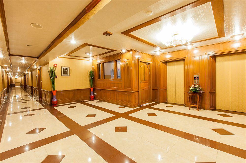 Oyo 796 Paradise Sukhumvit Hotel Бангкок Екстер'єр фото