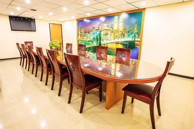 Oyo 796 Paradise Sukhumvit Hotel Бангкок Екстер'єр фото