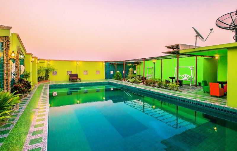 Oyo 796 Paradise Sukhumvit Hotel Бангкок Екстер'єр фото