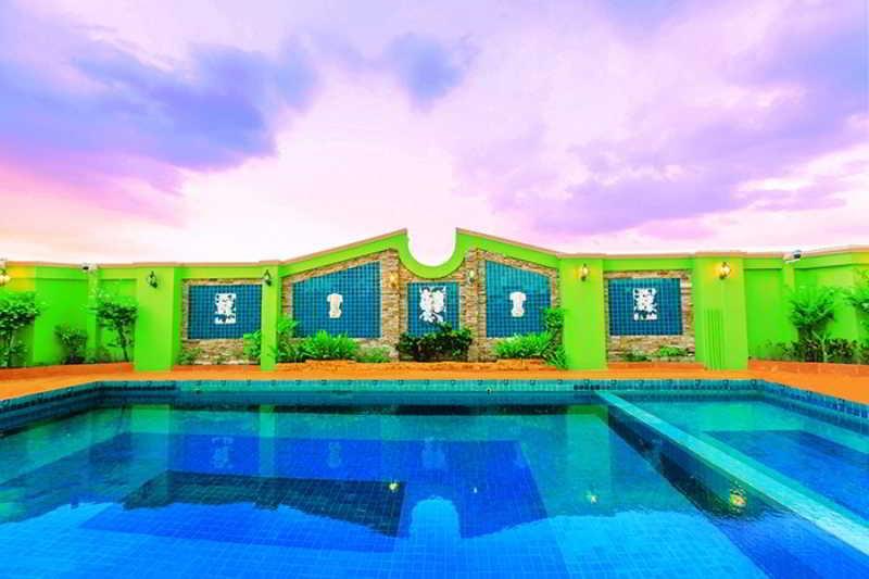Oyo 796 Paradise Sukhumvit Hotel Бангкок Екстер'єр фото