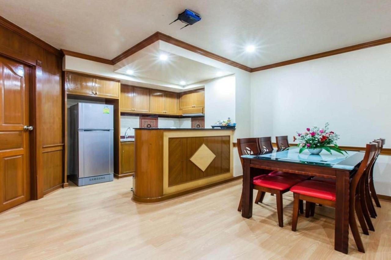 Oyo 796 Paradise Sukhumvit Hotel Бангкок Екстер'єр фото