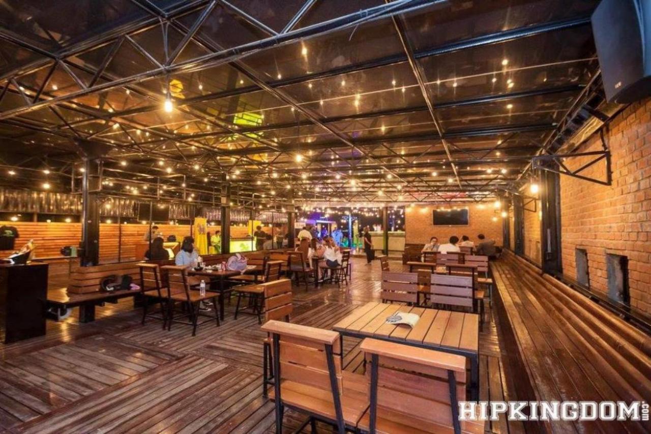 Oyo 796 Paradise Sukhumvit Hotel Бангкок Екстер'єр фото